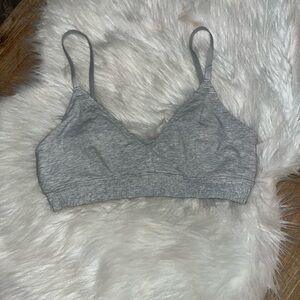 Aerie feel good scrunchie sport bra light grey